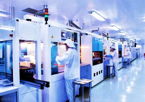 中企加速自主造芯步伐 16座晶圓廠在建，5個月產出1400億顆芯片，設備采購額達385億美元